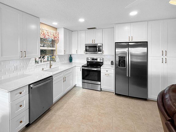 3rd image of 39 Woodland Drive #203