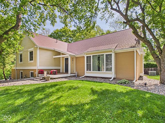 2nd image of 1822 Williams Way E