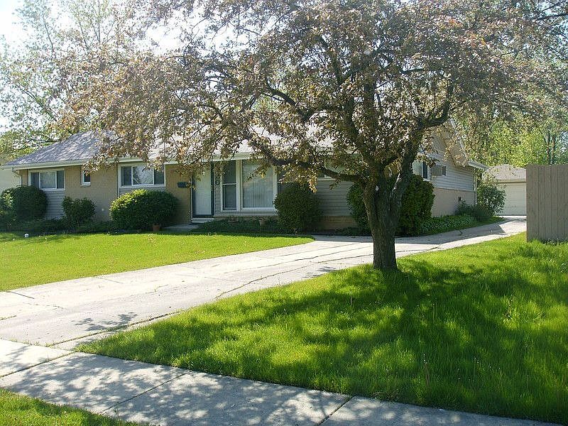 1st image of 220 Illinois Blvd