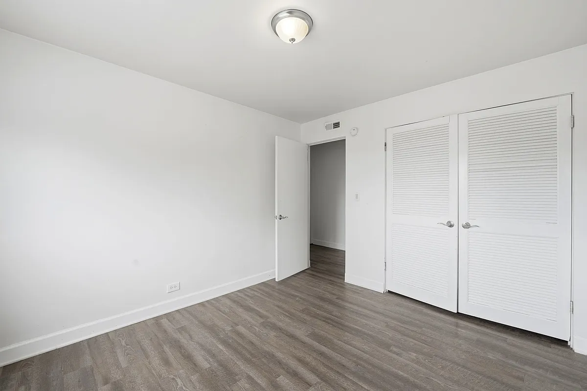 Building Photo - 224 N Hicks Pl