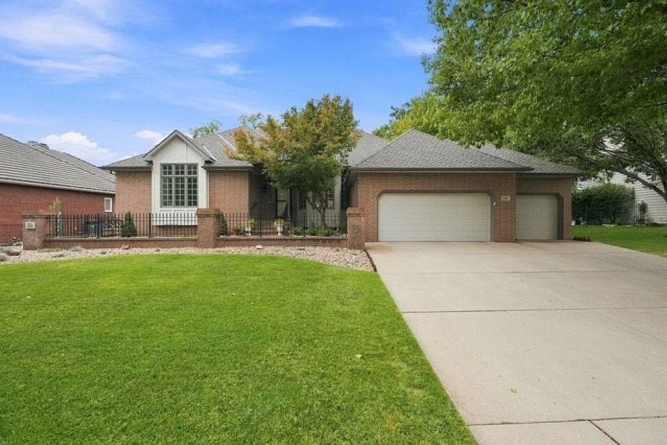 1st image of 2411 N High Point Cir