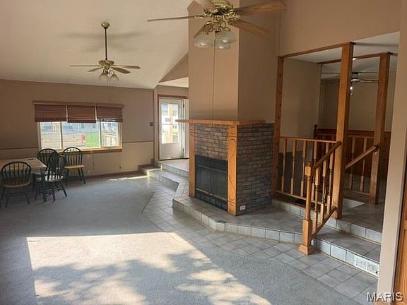 2nd image of 5 Meyer Ln