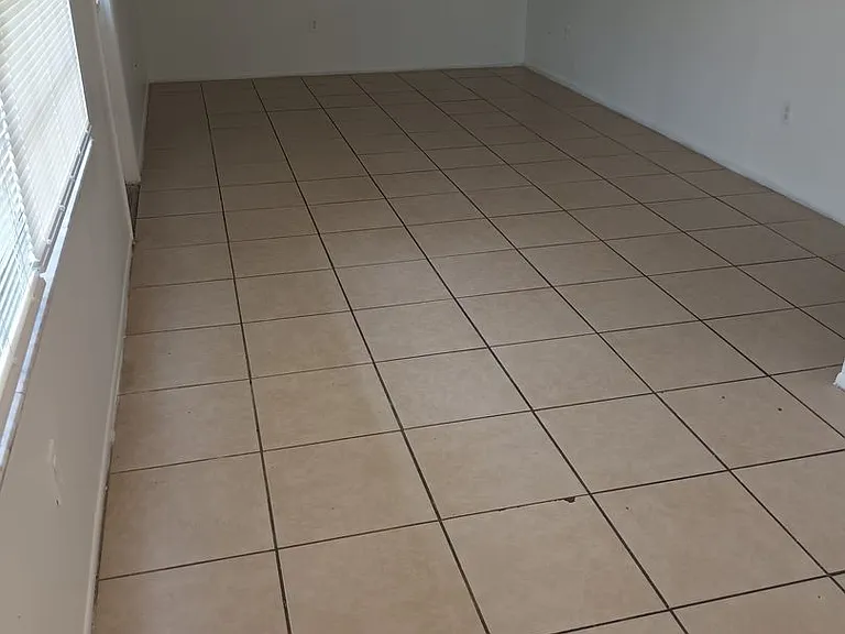 1436 Holden Ave #B — Photo 2