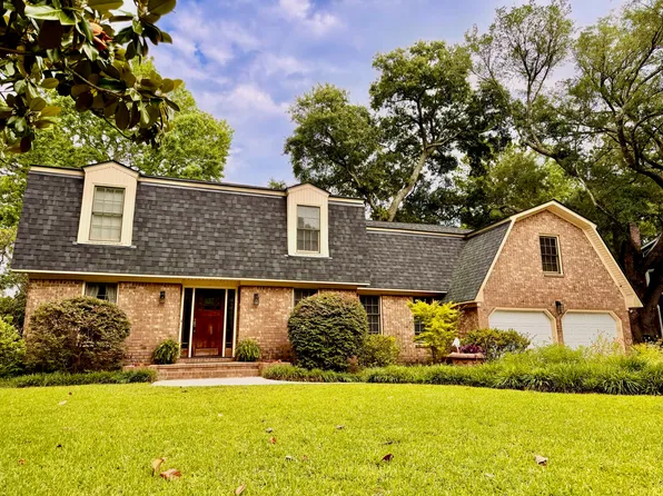 8 Brisbane Dr, Charleston, SC 29407