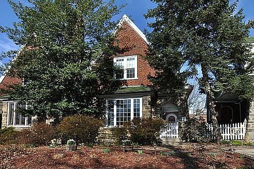 1st image of 427 E Allens Ln
