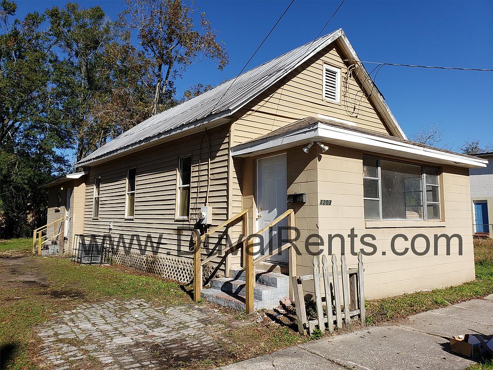 1st image of 1203 W 24th St