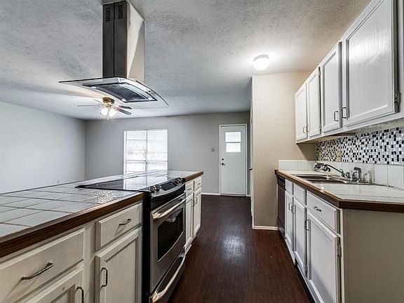 2nd image of 5610 Briarcrest Dr
