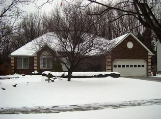 9325 Forsythe Ln, Mentor, OH 44060