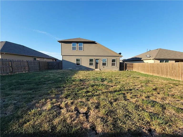 408 Luna Vista Dr — Photo 26