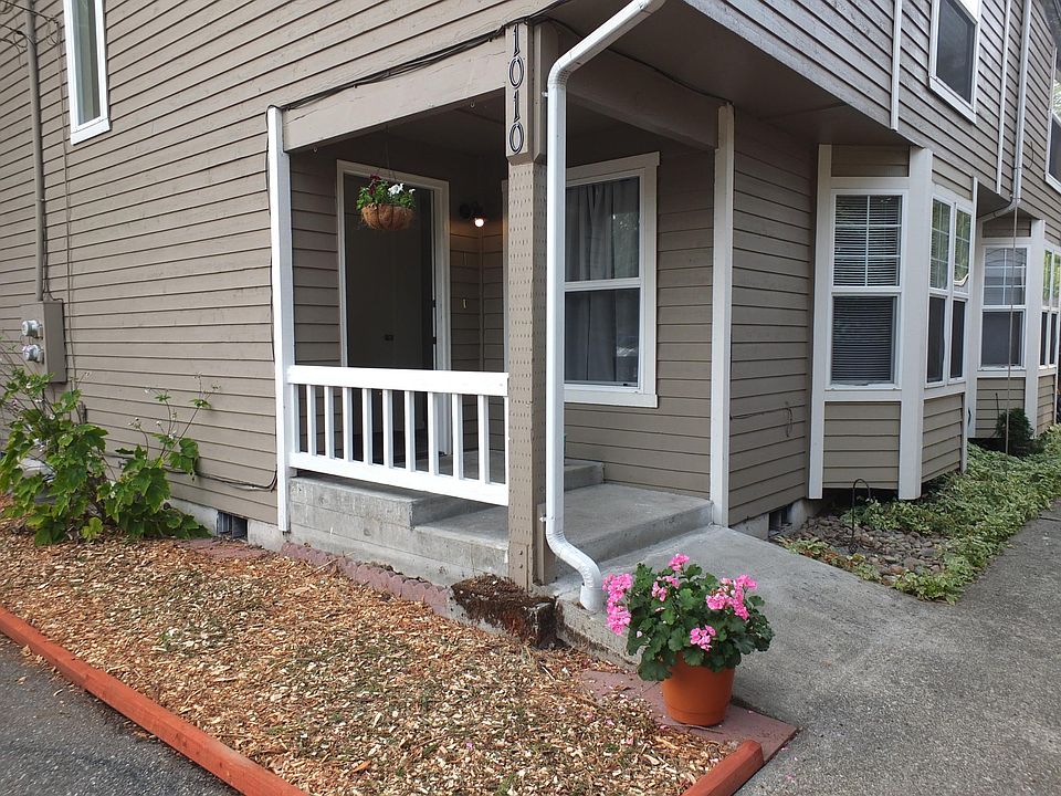1st image of 1010 Pilchuck Ave #1