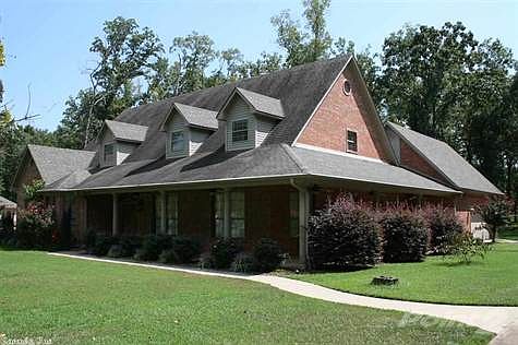 1st image of 27 Oakwood Dr