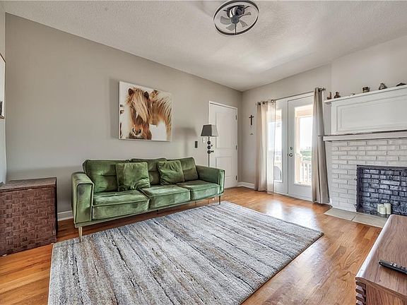 4th image of 16 W 34th St #3A