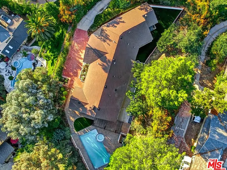 4732 Del Moreno Dr — Photo 35