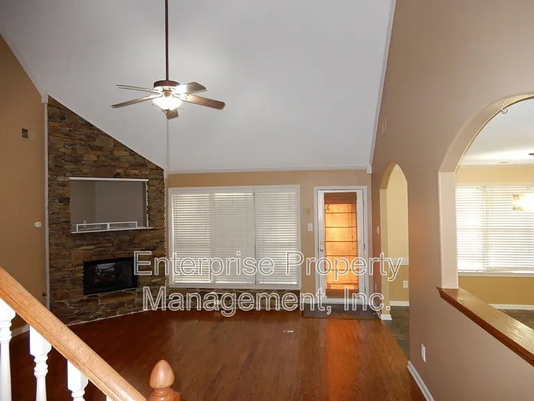 4525 Hickory Creek Dr — Photo 10