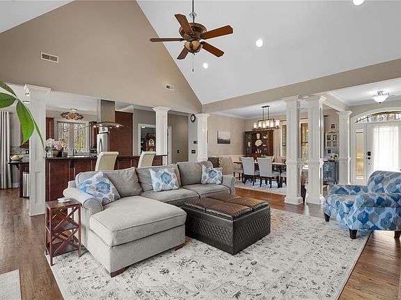 5th image of 221 Serenity Dr