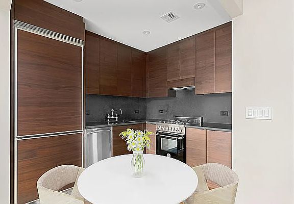 4th image of 540 W 28th St APT 11G