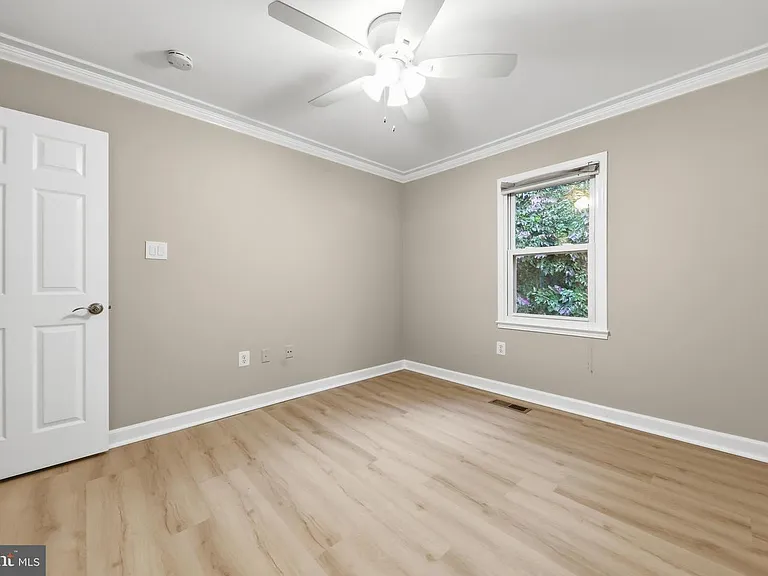 7817 Heatherton Ln — Photo 22