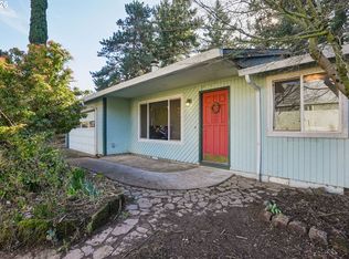 5568 SE Flavel Dr, Portland, OR 97206