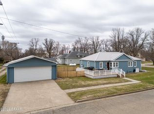 219 N Main St, McVille, ND 58254