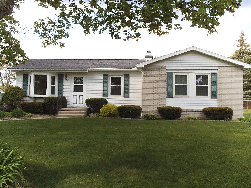 1st image of 3357 Broadmore Dr