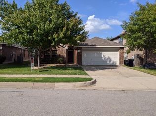 9804 Rimstone Dr, Fort Worth, TX 76108