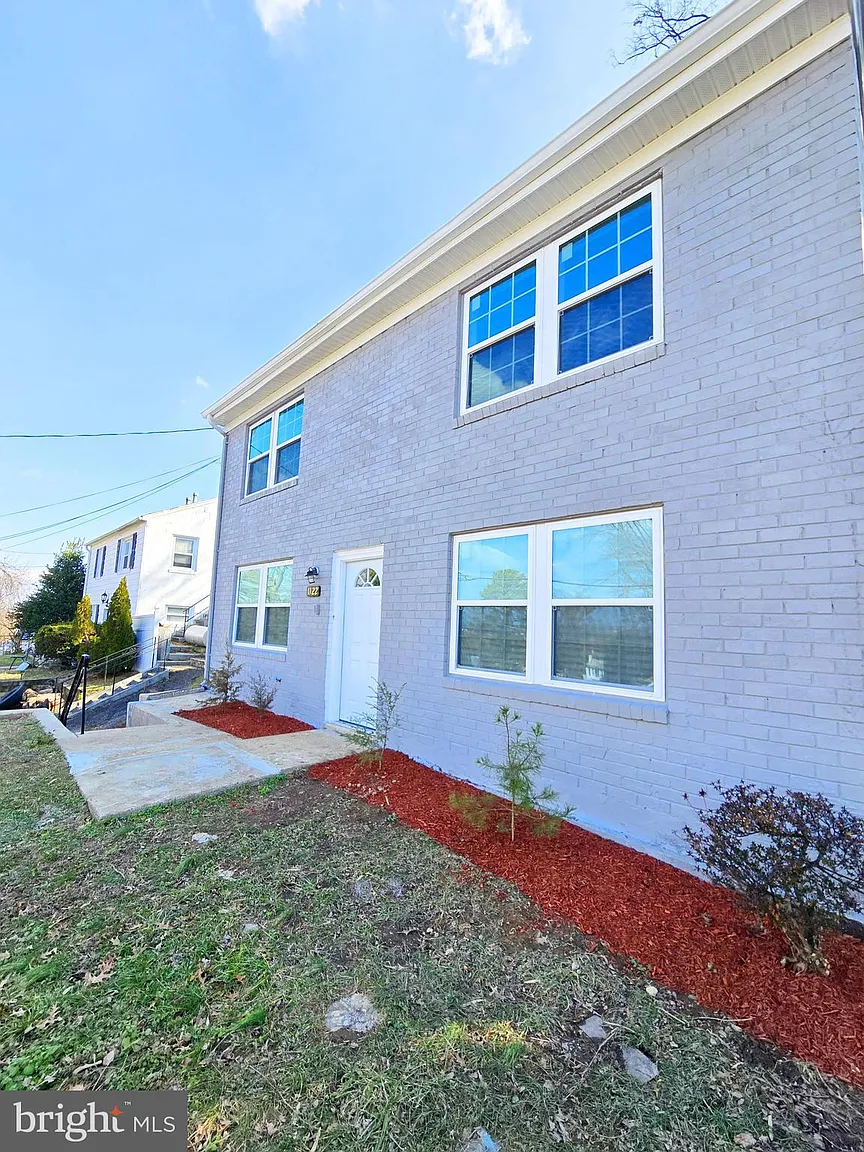 1122 Drum Ave photo 1