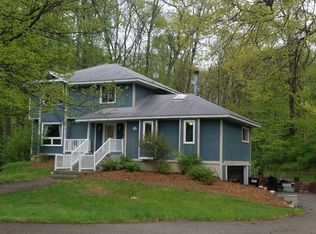 4121 Sunvalley Dr, Kalamazoo, MI 49008