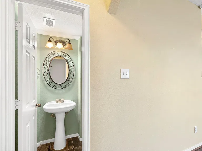 10003 Lynette Falls Dr — Photo 24