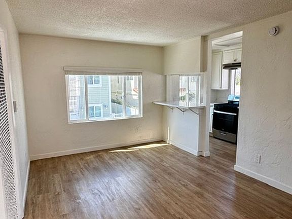 5th image of 1090 Bangor Ln
