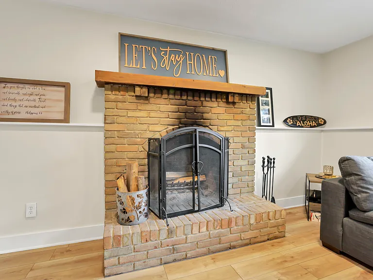 548 Theori Ave — Photo 42