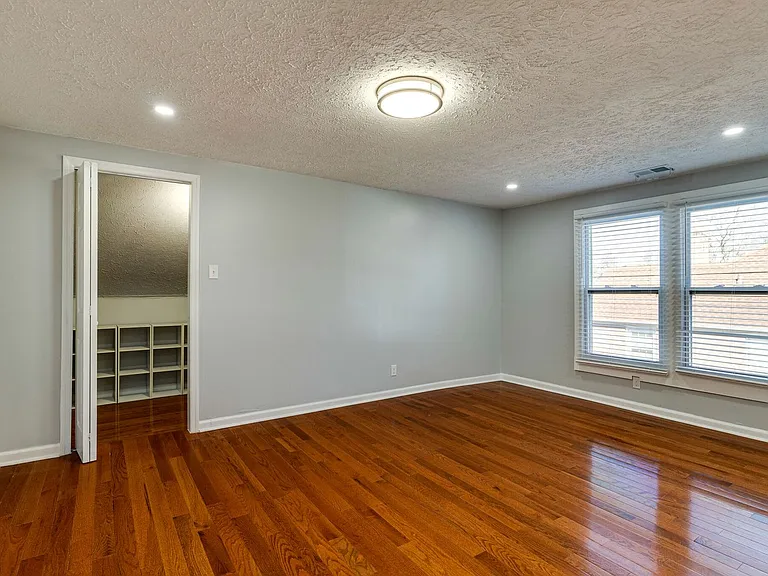 819 E Meade Ave — Photo 18