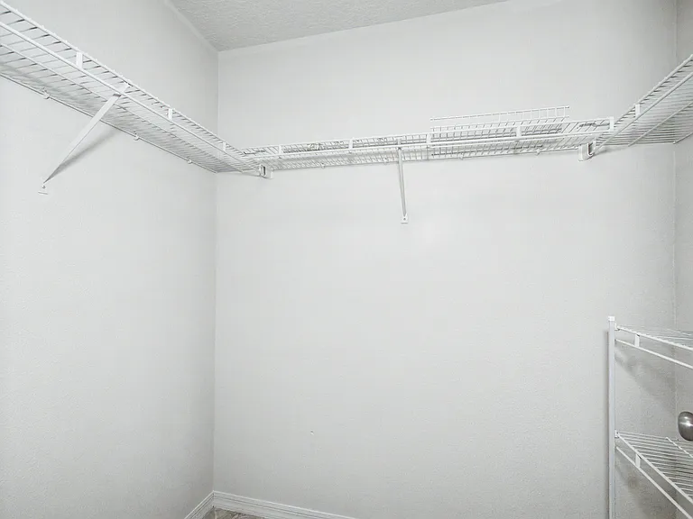 231 Oak Ln — Photo 14