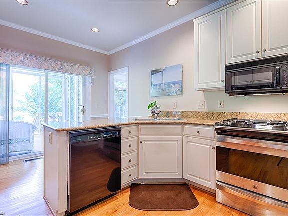 2nd image of 2205 Baytree Dr