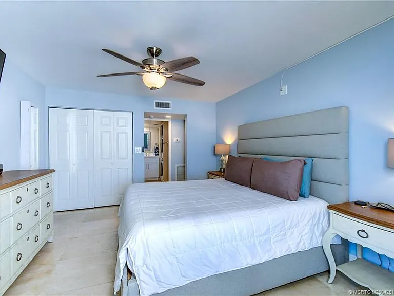 8302 Marina Villas Dr #8302 — Photo 31