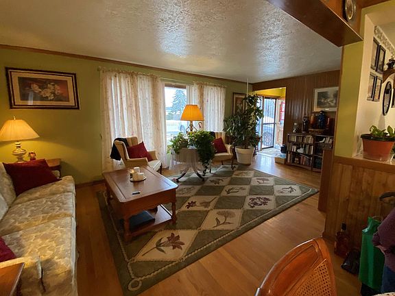 3rd image of 6416 W 91st St