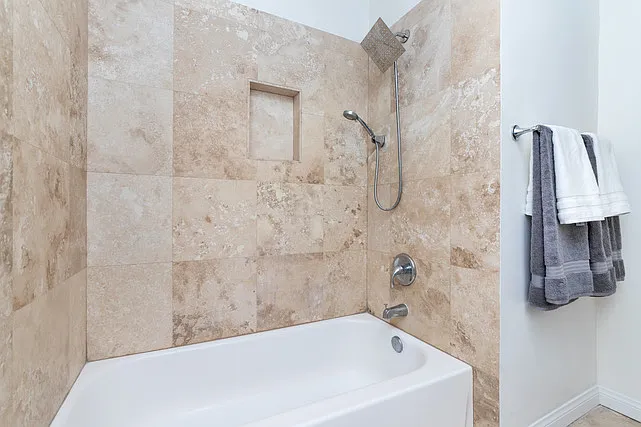 1720 Ardmore Ave #212 — Photo 8