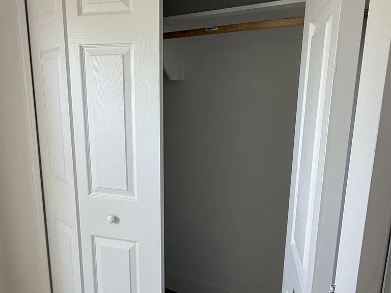 162 Cascade St #C — Photo 3