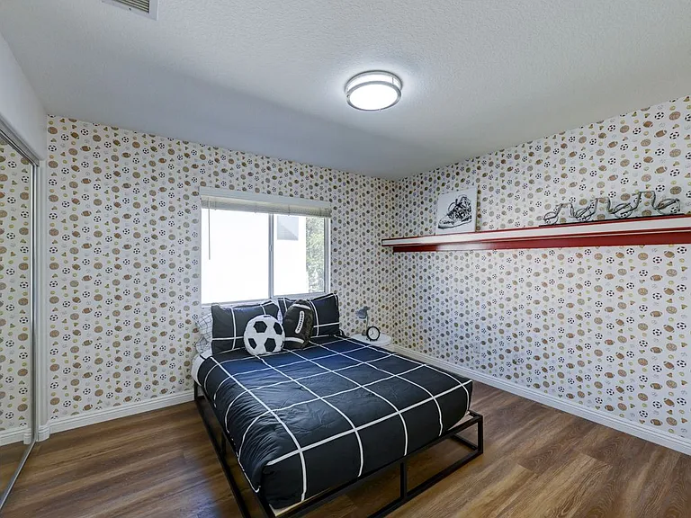 20340 Channing Ln — Photo 12