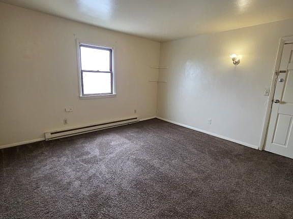 3rd image of 1018 N Washington St APT 3