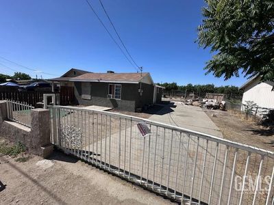 780 Mayer Ln, Shafter, CA, 93263