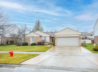 1193 Whittier Dr, Canton, MI 48187