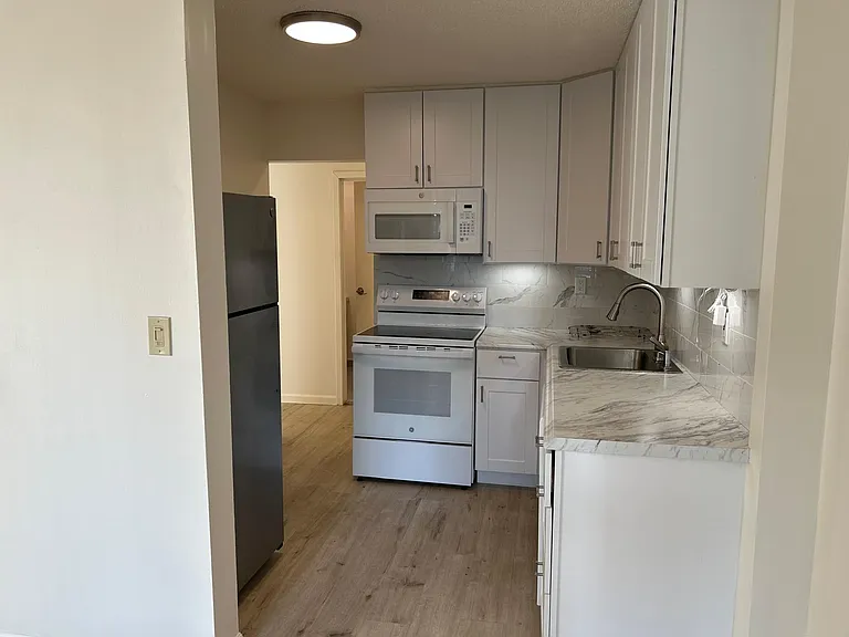 160 Overlook Ave #5D — Photo 4