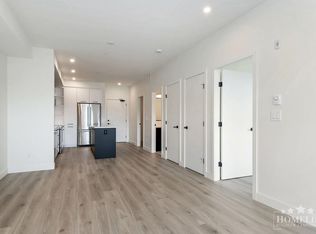 2620 152nd St #214, Surrey, BC V4P 1M8