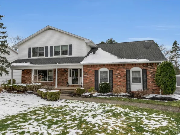 125 Dan Troy Dr, Williamsville, NY 14221