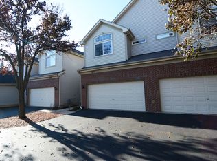 104 Southwicke Dr, Streamwood, IL 60107