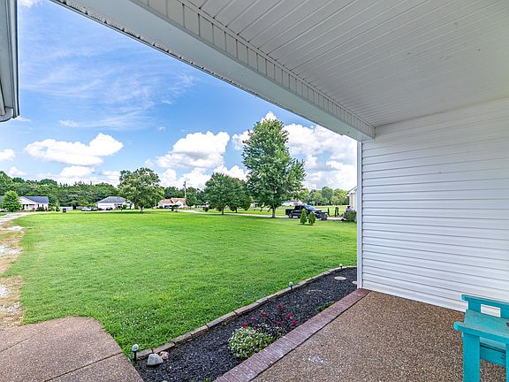3rd image of 2673 Forest Run Dr