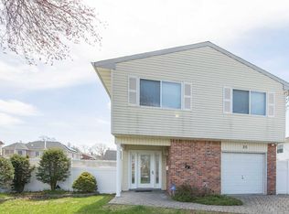 20 Kennedy Ave, North Babylon, NY 11703