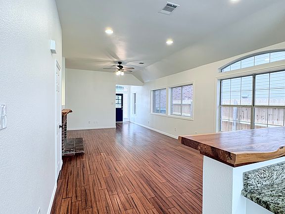 5th image of 1660 Prescott Cir