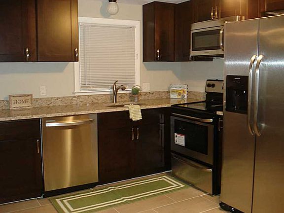 5th image of 70 Collingwood Dr