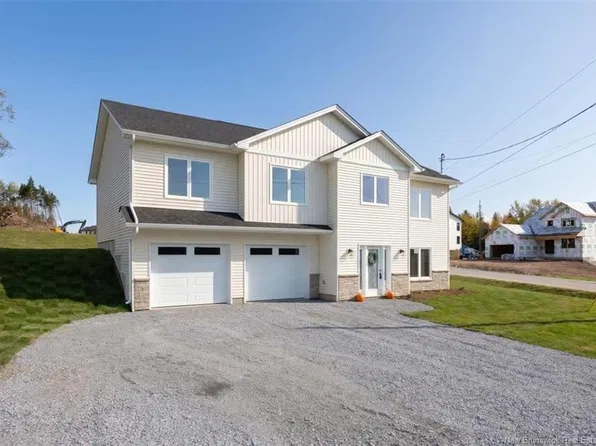 141 Montana Dr, Quispamsis, NB E2E 0W1